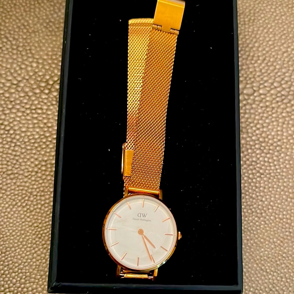 Daniel Wellington rose gold watch